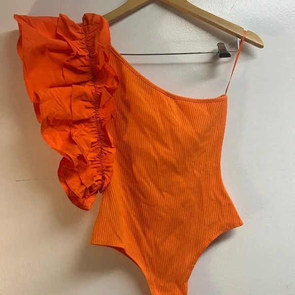 NWOT Flying Tomato One Shoulder Bodysuit - Picture 2 of 9